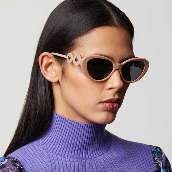 NEW VERSACE VE4433U 538387 CAT EYE WOMEN SUNGLASSES VERSACE MOD 4433-U NUDE - Picture 3 of 12